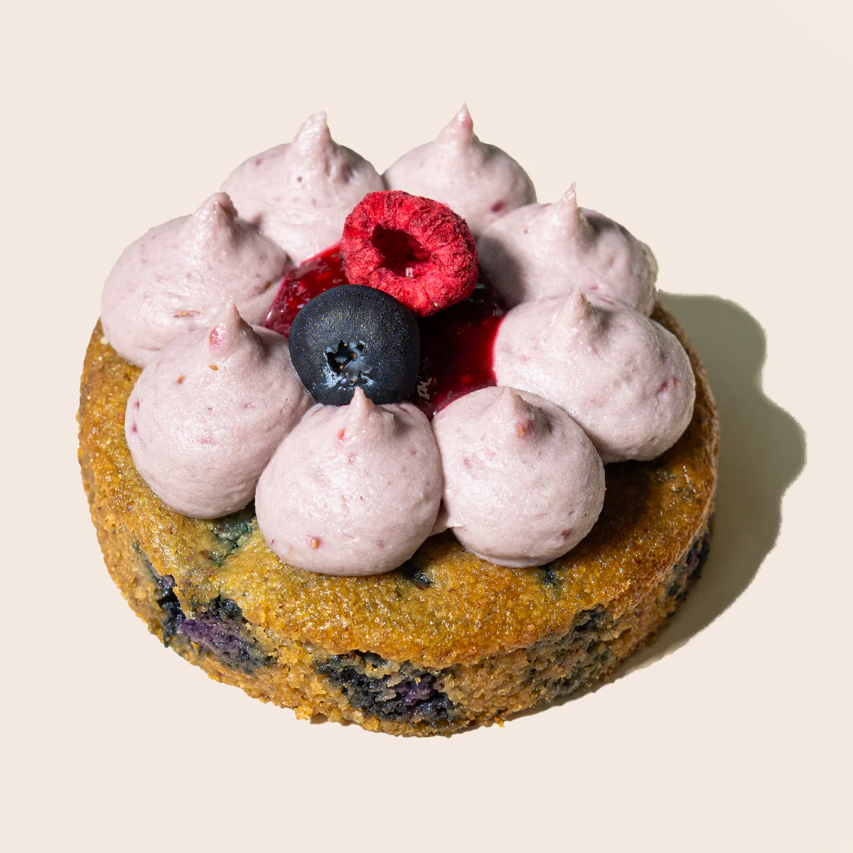 Berry & Cream Cake - Image 4