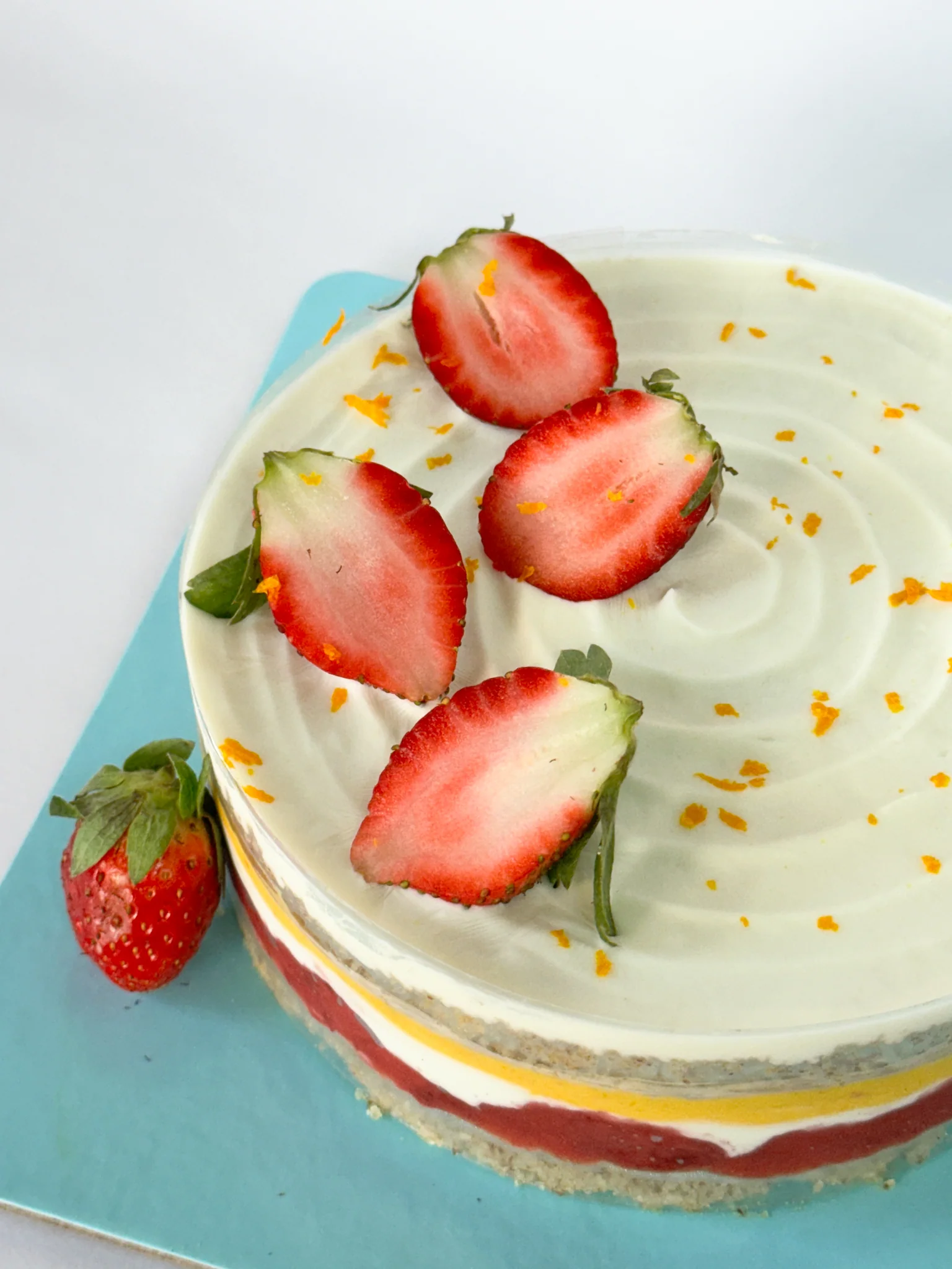 Sugar-Free Mango & Strawberry Cake - Image 4